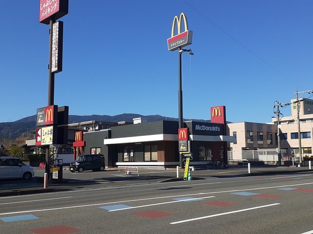 飲食店　マクドナルド鳥栖平塚店（飲食店）まで160m