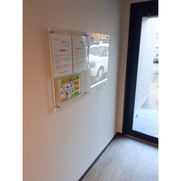 エントランス　エントランスの掲示物です。