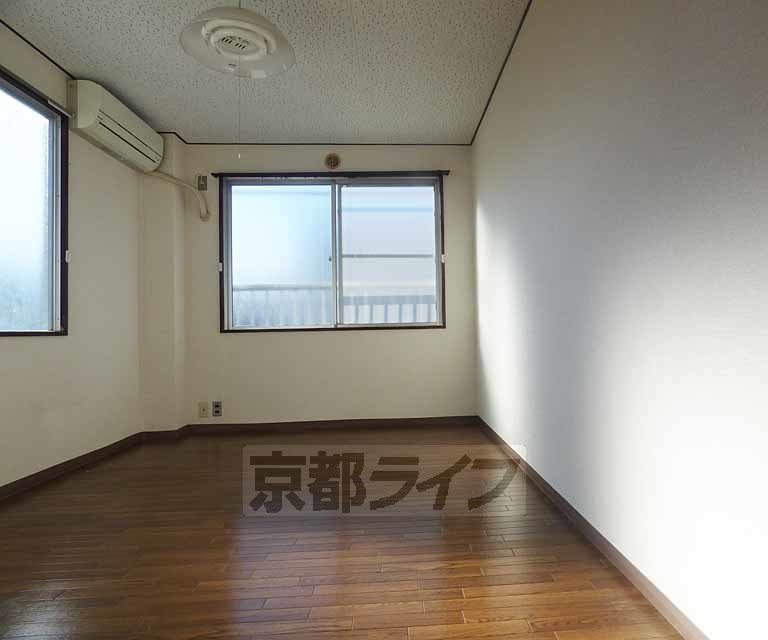 居室・リビング　広々としたお部屋です。