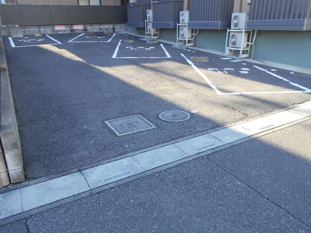 駐車場　駐車場