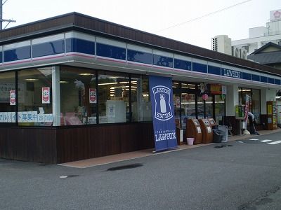 コンビニ　ローソン（コンビニ）まで390m
