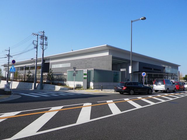 図書館　岡崎市図書館交流プラザ（図書館）まで1100m