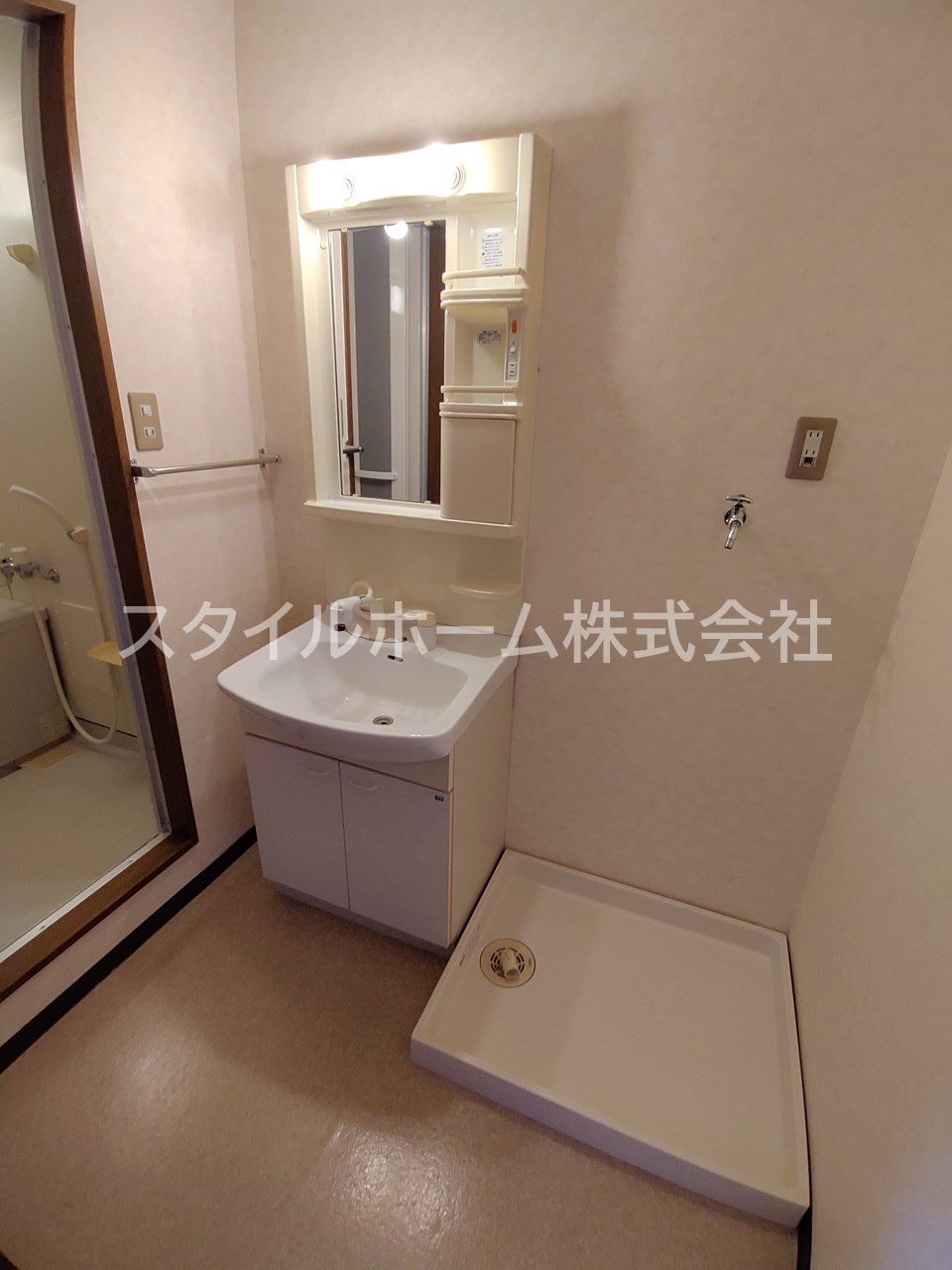 洗面設備　別部屋写真です。