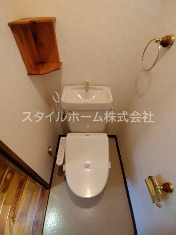 トイレ　別部屋写真です。