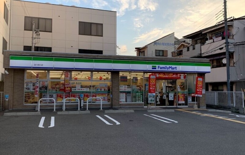 コンビニ　ファミリーマート淀川田川店（コンビニ）まで423m