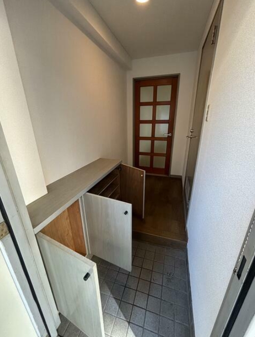 玄関　※別部屋参考写真☆玄関にはシューズBOX☆