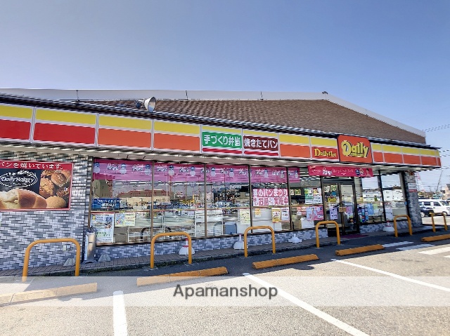 コンビニ　デイリーヤマザキ金沢大徳店（コンビニ）まで385m