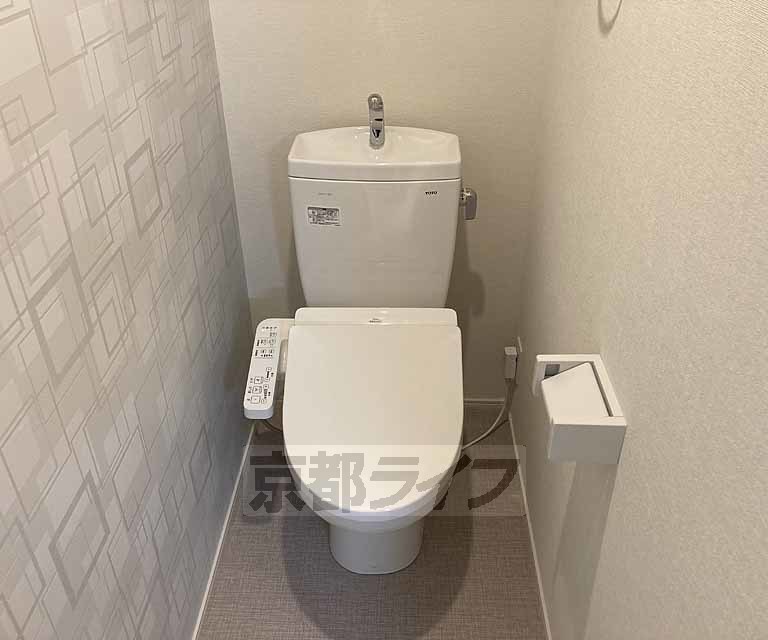 トイレ　ウォシュレット付・