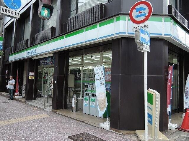 コンビニ　ファミリーマート京都烏丸松原店（コンビニ）まで141m