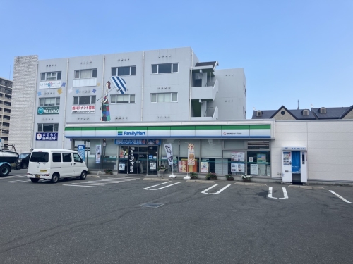 コンビニ　ファミリーマート周船寺駅前店（コンビニ）まで500m