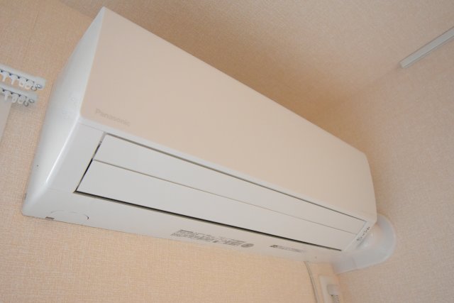 その他設備　ウォークインクローゼット2ヶ所と全室エアコン付き洋室。　参考