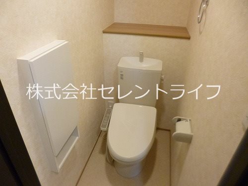 トイレ　温水洗浄暖房便座付トイレ