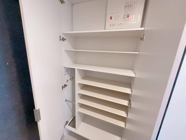 玄関　＊新築の為未完成