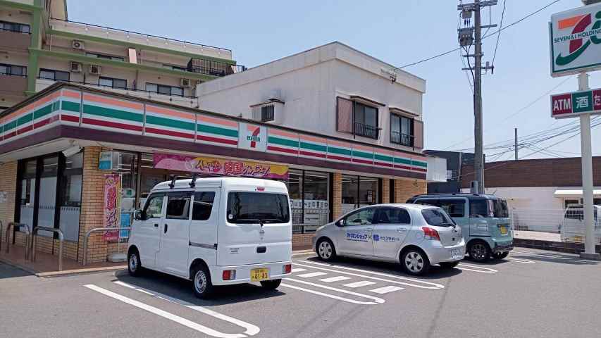 コンビニ　セブンイレブン博多諸岡店（コンビニ）まで463m