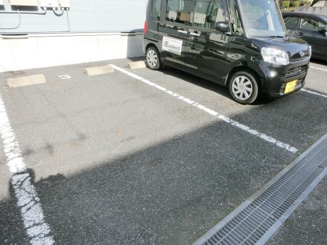 駐車場　敷地内駐車場ございます