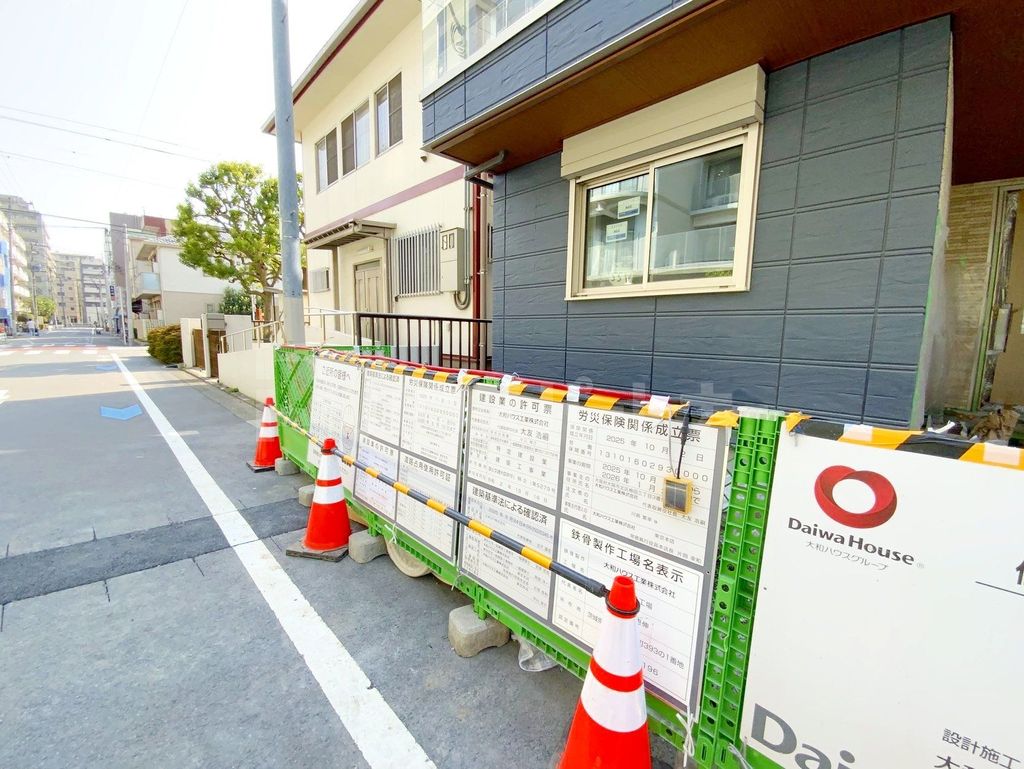 建物外観　駐車場