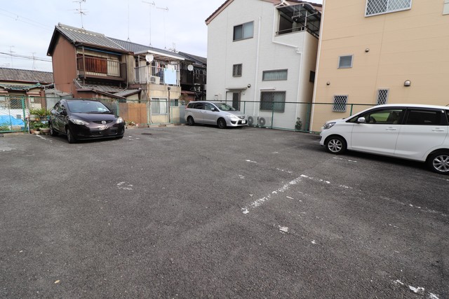 駐車場　敷地内駐車場
