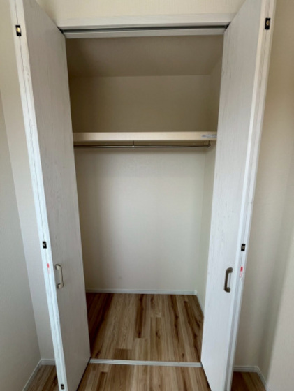 収納　※別の部屋の写真です。