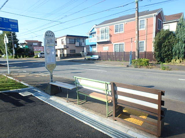 その他　目の前がバス停です