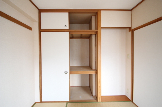 収納　※別部屋の写真です