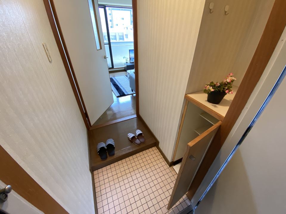 玄関　シューズボックスあります