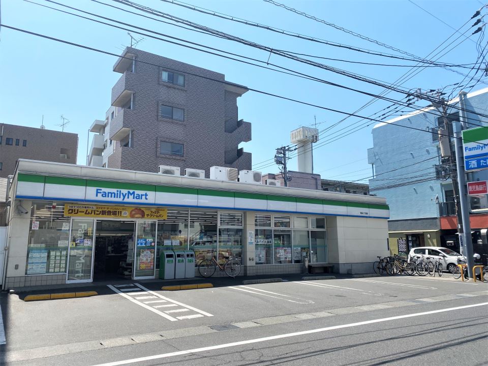 コンビニ　ファミリーマート荒田二丁目店（コンビニ）まで100m