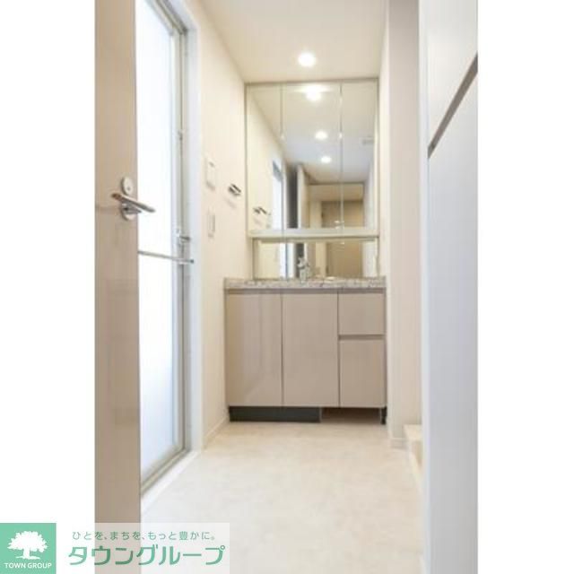洗面設備　※写真は同タイプ住戸です。