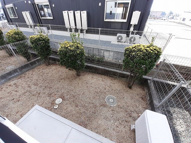 庭　※同タイプの部屋写真です