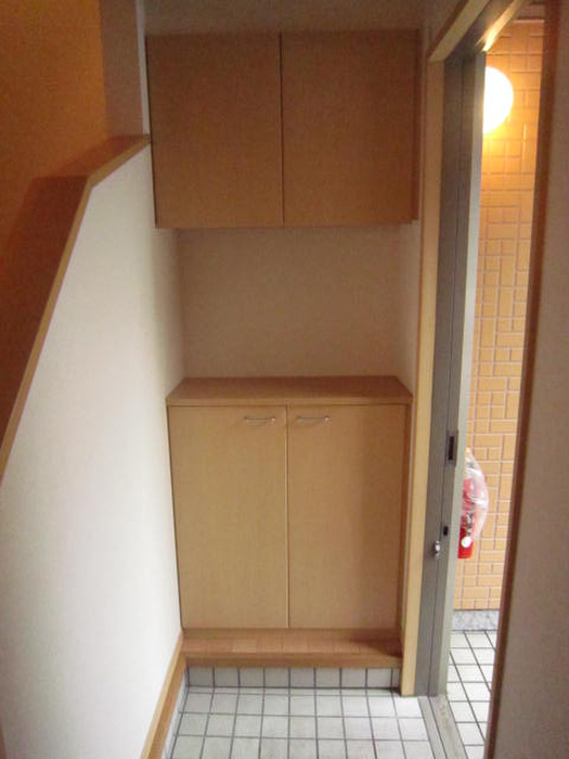 玄関　別号室のお写真になります。
