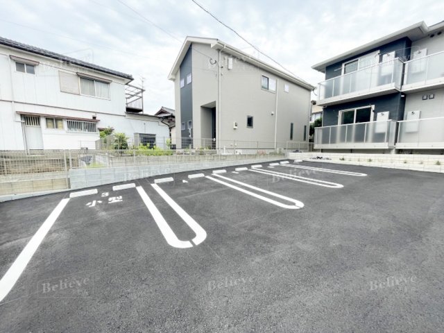 駐車場　駐輪場に自転車も停められます♪