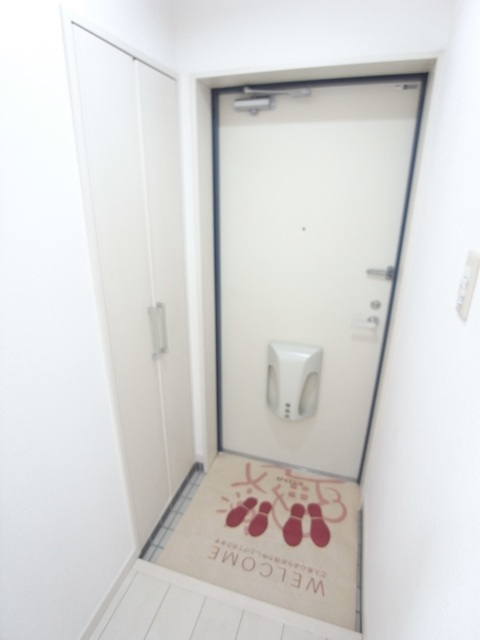 玄関　ゆったり玄関・靴がたくさん収納できます！