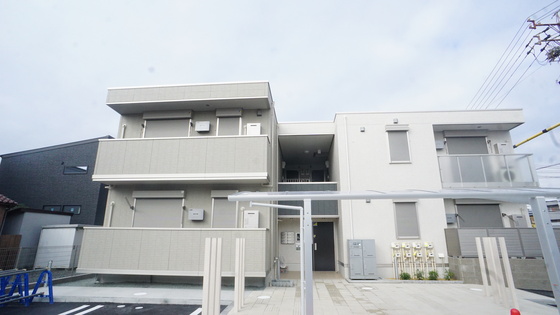 建物外観　建築中