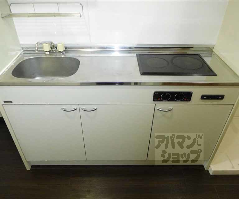 キッチン　２口コンロ装備