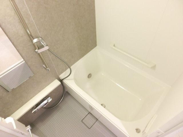 バス・シャワールーム　浴室