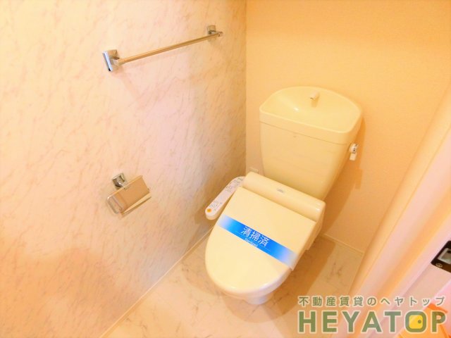 トイレ　温水洗浄便座（同仕様写真）