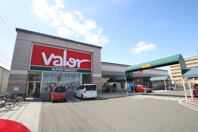 スーパー　スーパーマーケットバロー　東起店（スーパー）まで100m