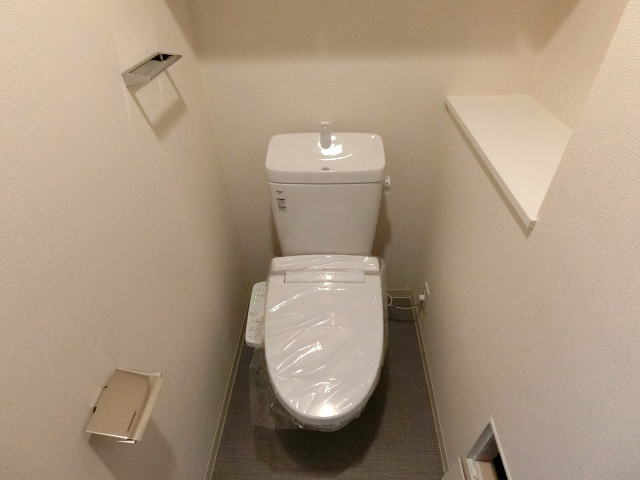 トイレ　ウォシュレト付き