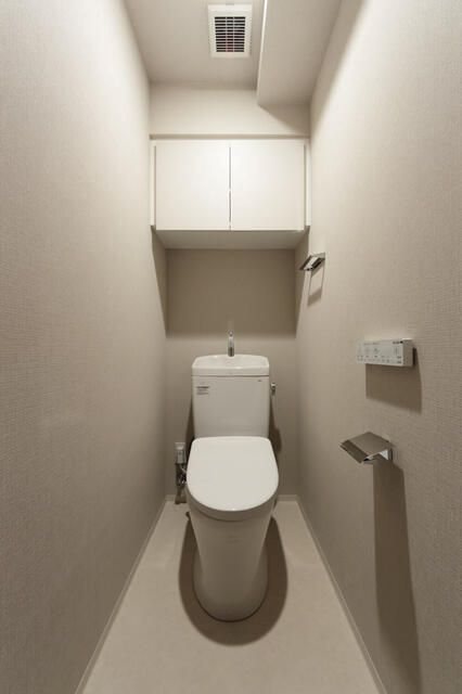 トイレ　※写真は同タイプ住戸です。