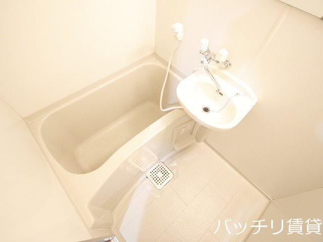 バス・シャワールーム　別号室写真の為、現状を優先いたします