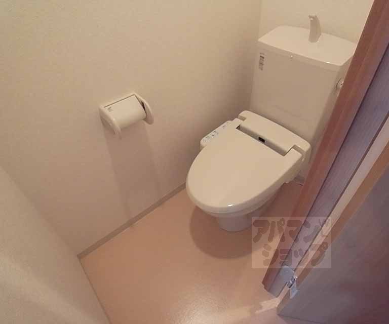 トイレ　ウォシュレット付きトイレです。