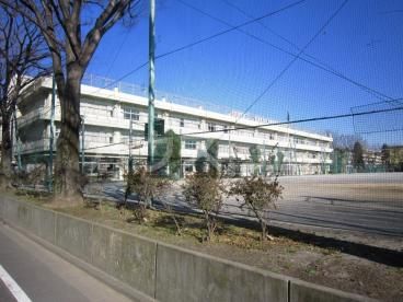 中学校　板橋区立高島第三中学校（中学校）まで670m