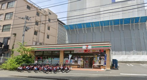 コンビニ　セブンイレブン（コンビニ）まで208m