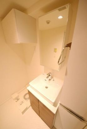 洗面設備　☆朝の支度に便利な独立洗面台付き☆