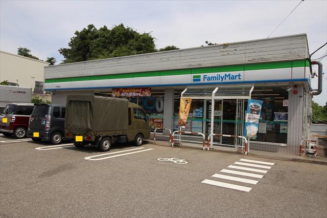 コンビニ　ファミリーマート伏木古府店（コンビニ）まで1470m