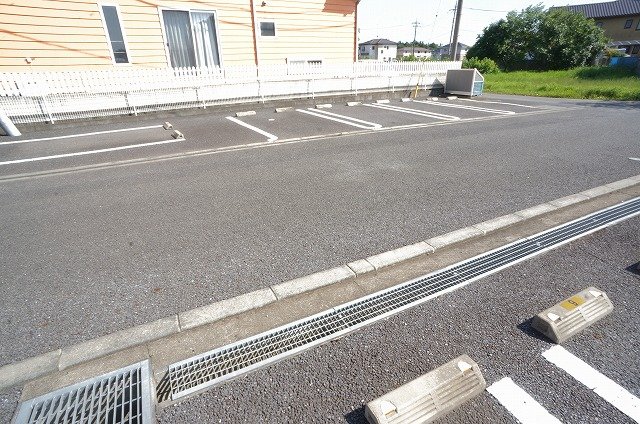 駐車場　駐車場に車を止められます