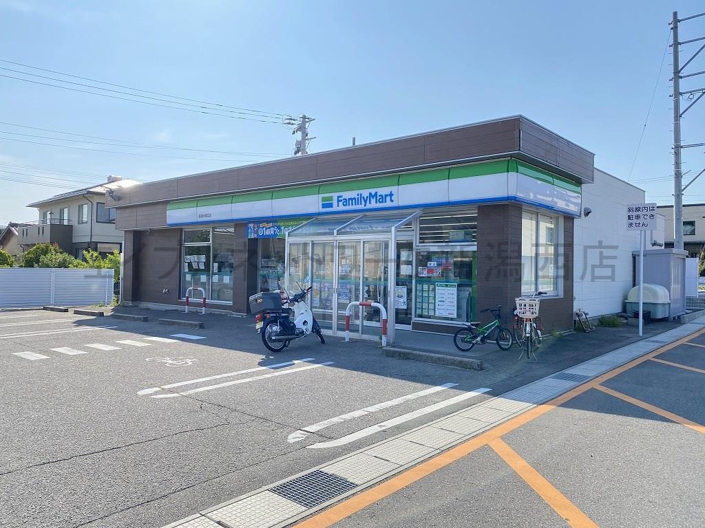 コンビニ　ファミリーマート新潟寺尾北店（コンビニ）まで990m