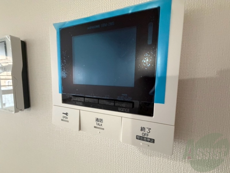 セキュリティ　ＴＶモニター付インターホンです。来客者の顔が見えるので安心！