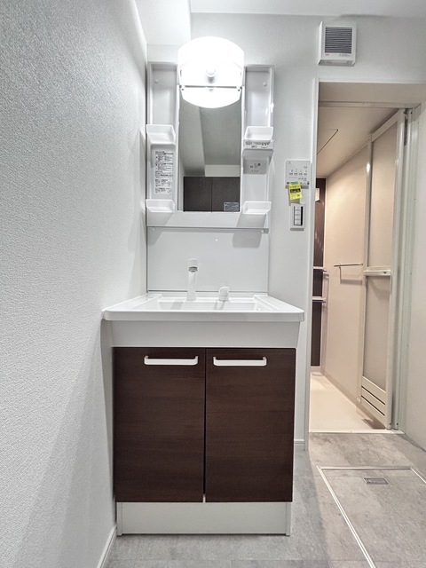 洗面設備　別部屋参考写真です