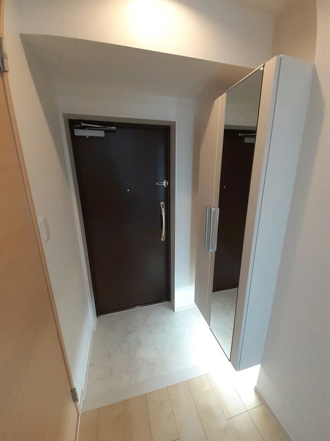 玄関　※同タイプ参考写真