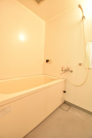 バス・シャワールーム　※別部屋参考写真